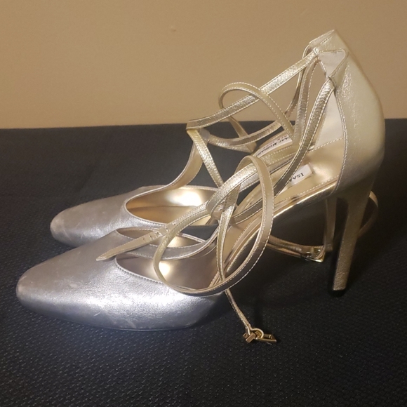 Isaac Mizrahi New York Ankle Strap Pumps - Picture 2 of 4